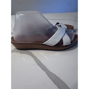 Donald J. Pliner‎ women's size 8 M white sandals slides shoes leather